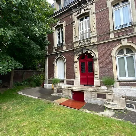 Apartment 4 People+free Street Parking+cosy Centre Ville